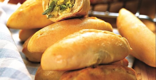 Пирожки с солеными огурцами