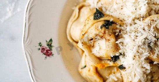 Равиоли с тыквой и пармезаном