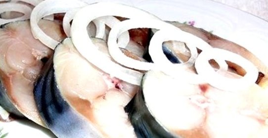 Быстрая скумбрия пряного посола