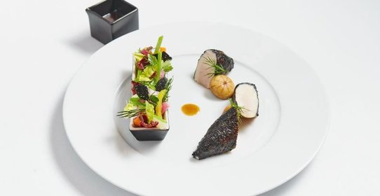 Куриное филе с зеленью и овощами