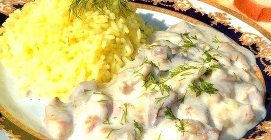 Курица в молочно-чесночном соусе с зеленью