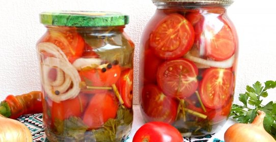 Помидоры маринованные с луком