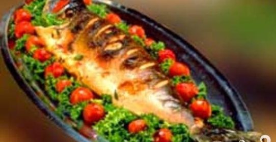 Скумбрия с травами и лимоном, запеченная в фольге