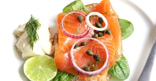 Домашний малосольный лосось в перце