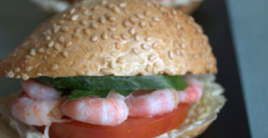 Бургеры с креветками и соусом айоли