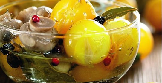 Черри, маринованные с шампиньонами