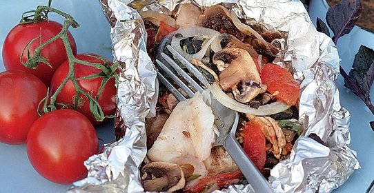 Рыба с фаршем из шампиньонов в фольге