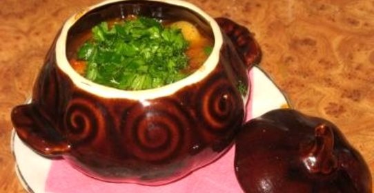 Картошка с фаршем в горшочках