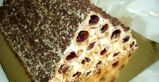 Торт Монастырская изба с вишней