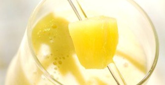 Ананасовый смузи с йогуртом