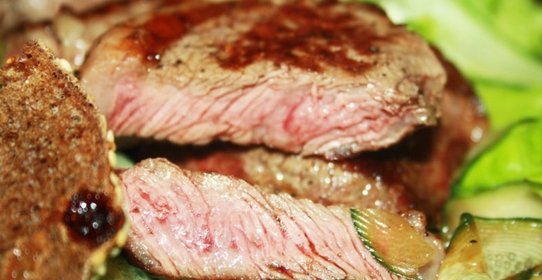 Говяжьи стейки-гриль маринованные в светлом пиве