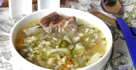 Рассольник с перловкой и солеными огурцами