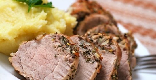 Свинина с розмарином в духовке
