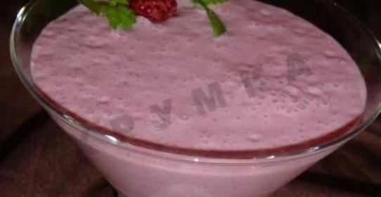 Молочный коктейль с малиной