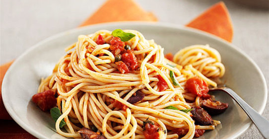 Спагетти с баклажанами и помидорами