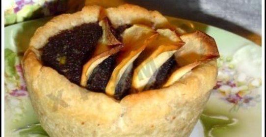 Пирожное с маково-яблочной начинкой