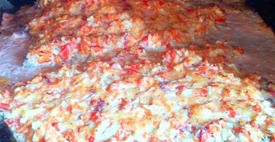 Щука запеченная в духовке со сметаной и овощами