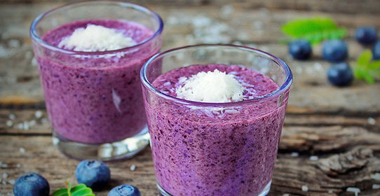 Рисовый смузи с черникой и кокосовыми сливками