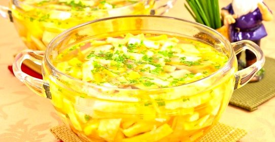 Куриный суп с яичными блинчиками