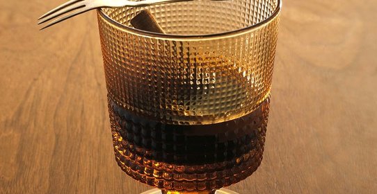 Коктейль «Блю-блейзер» (Blue Blazer)