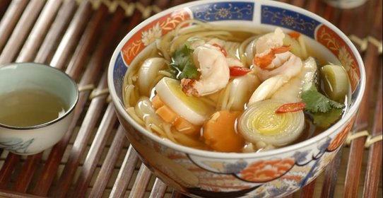 Китайский рыбный суп с креветками