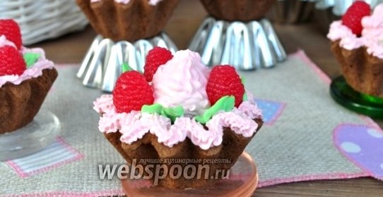 Корзиночки из шоколадного теста с малиновым вареньем