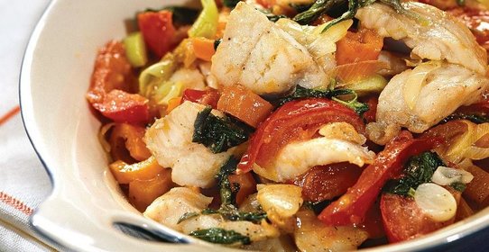 Венгерское рагу из морского окуня