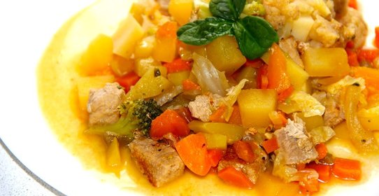 Овощное рагу со свининой