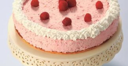 Малиновый творожный торт