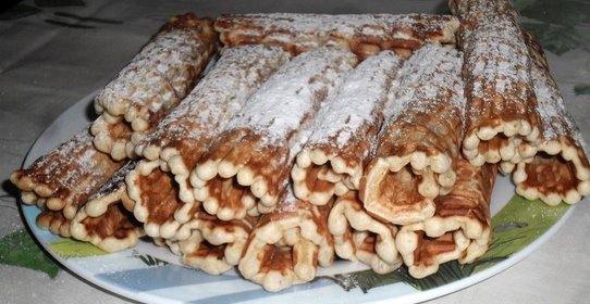 Вафельные трубочки в вафельнице