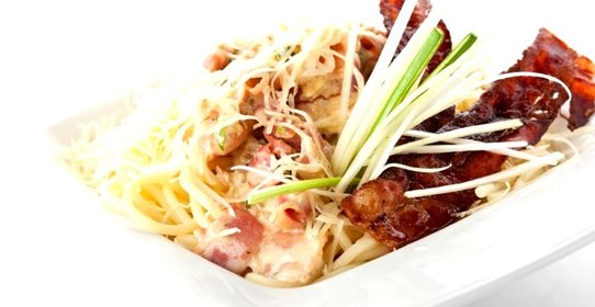 Лапша с соусом карбонара