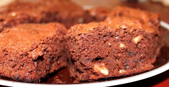 Брауни с грецкими орехами и темным шоколадом