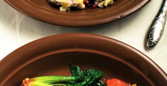 Курица с лимоном, чесноком и розовым перцем