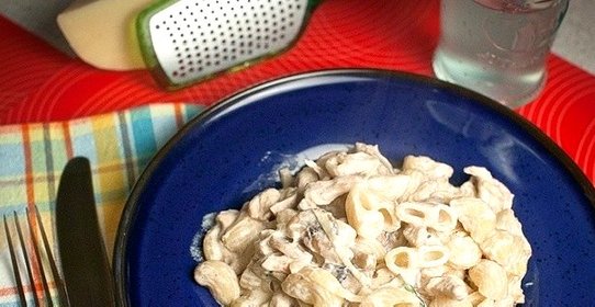 Карбонара с курицей и сливками