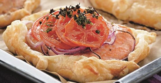 Рыба с овощами в тесте