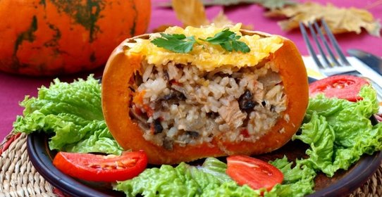 Запечённая фаршированная тыква