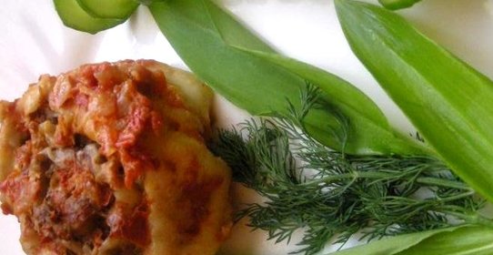 Рулетики из теста с фаршем