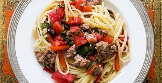 Паста с итальянскими сосисками и запеченным перцем