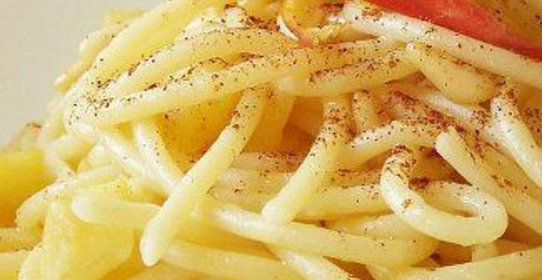 Спагетти с яблоками