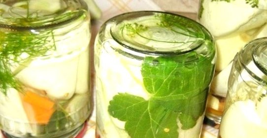 Патиссоны, маринованные кусочками