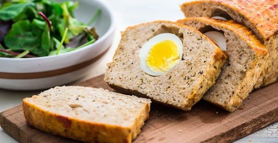 Рулет из курицы с яйцами