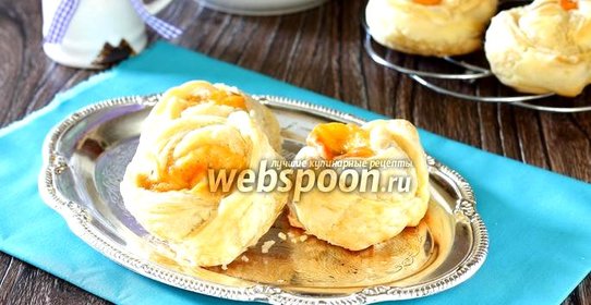 Слойки с грибами и сыром