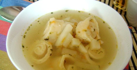 Куриный суп с сырными рулетиками