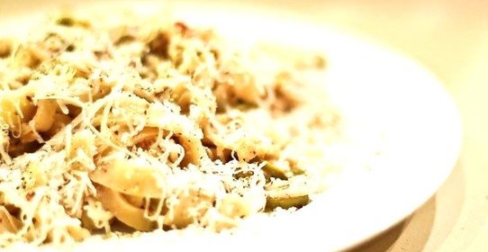 Паста с фисташками и оливками