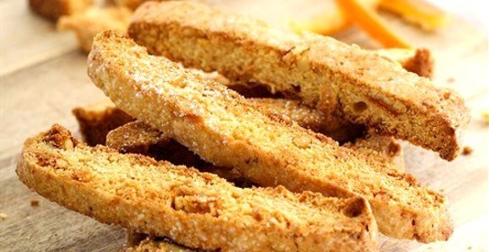 Бискотти с пармезаном и черным перцем