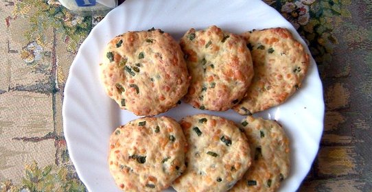 Сырные лепешки с зеленью