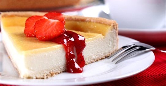 Творожная запеканка с ягодным сиропом