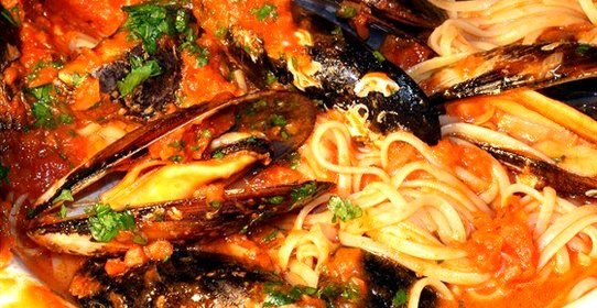 Паста с морепродуктами и красным перцем