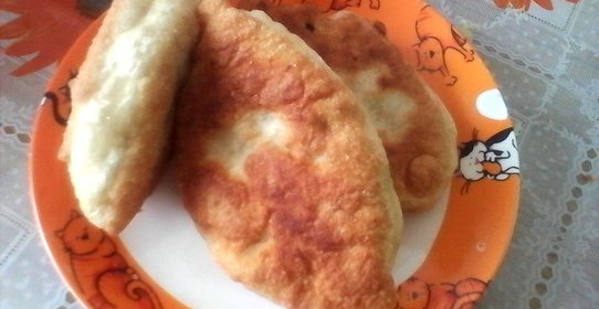 Жареные пирожки с рисом и рыбой