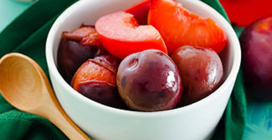 Пряные сливы в маринаде в мультиварке